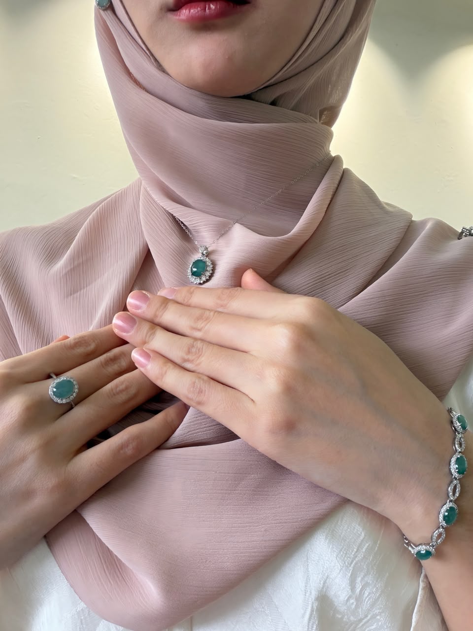 Ling's Heaven Medallion Necklace