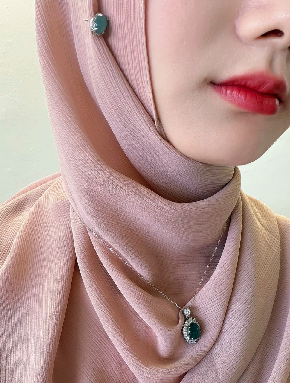 The Vtan Halo Pendant Earrings