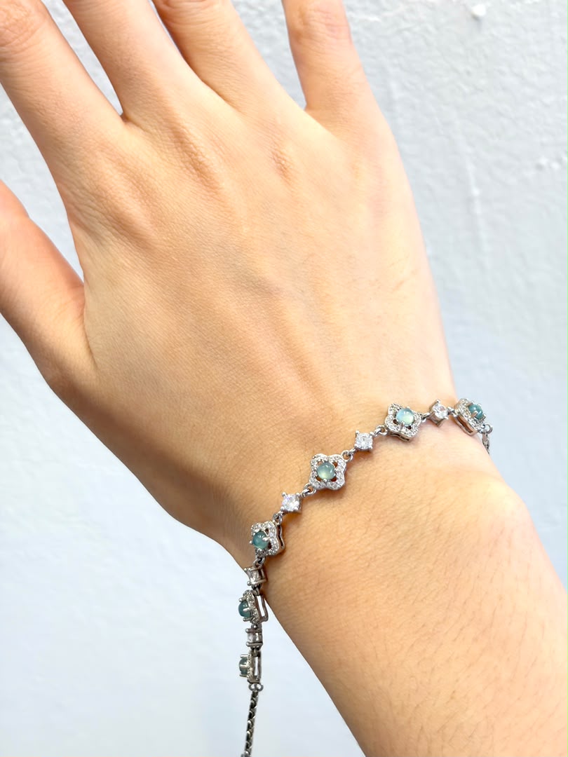 Clover Whispers Bracelet