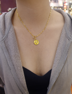 Aries necklace Gold necklace with a pendant and resin in the centre