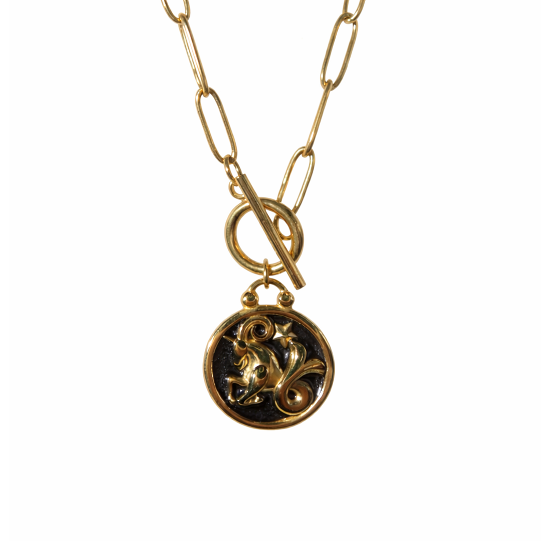Gold plated resin necklace with a round pendant