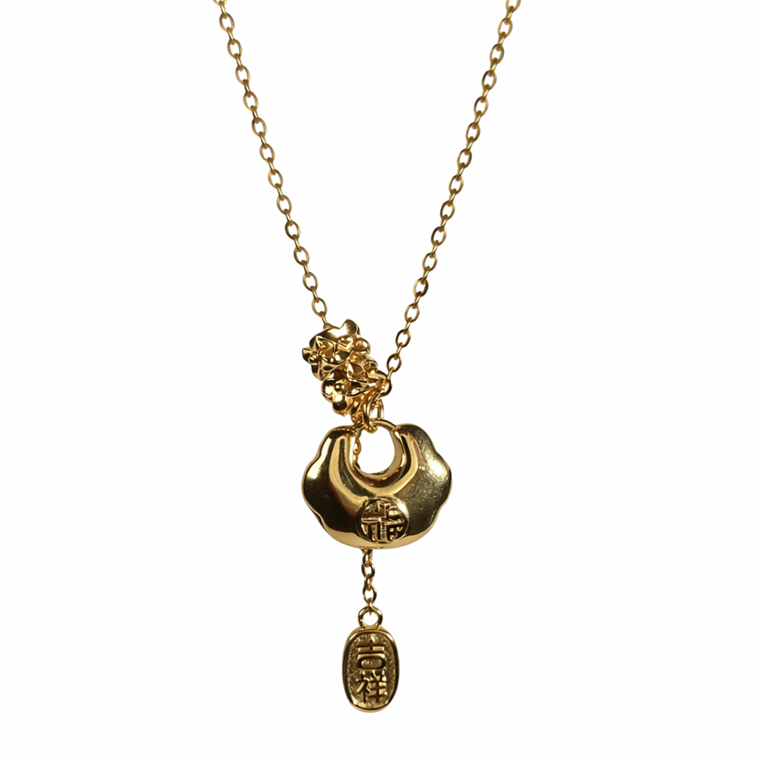 Gold plated sterling silver necklace with a pendant