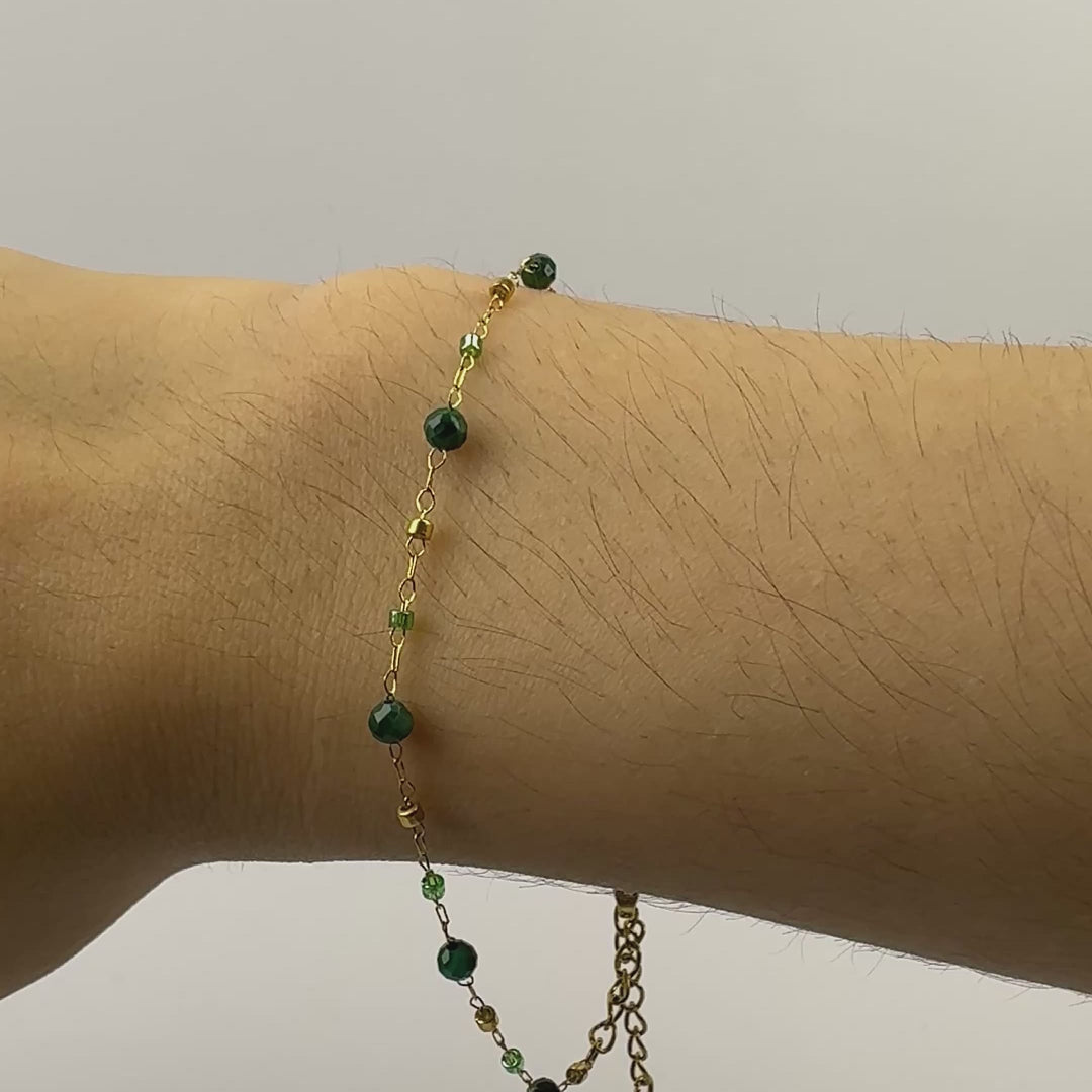 green-beads-bracelet