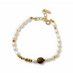 Pearl bracelet with silver accents 