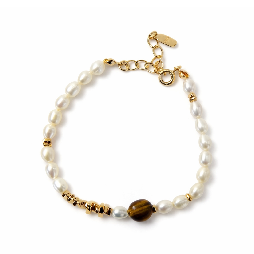 Pearl bracelet with silver accents 